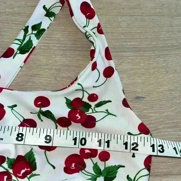 Strut This Kinzie red white sports Bra 🍒 sz small - Picture 11 of 13